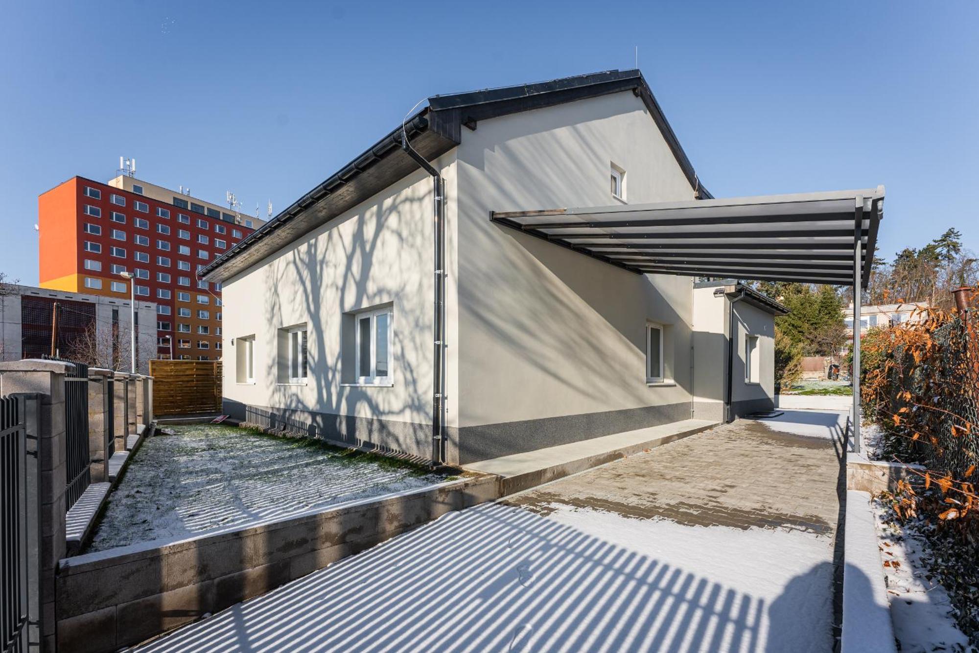 Apartmany Praha-Modrany Buitenkant foto